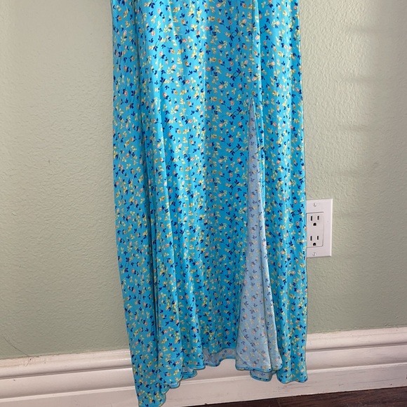 NWT Afirm midi dress with open back. - Picture 4 of 7